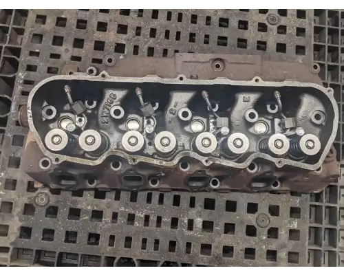 Caterpillar 3208 Cylinder Head