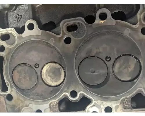 Caterpillar 3208 Cylinder Head