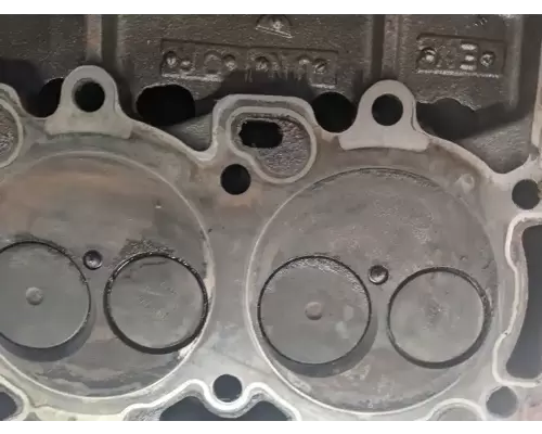 Caterpillar 3208 Cylinder Head