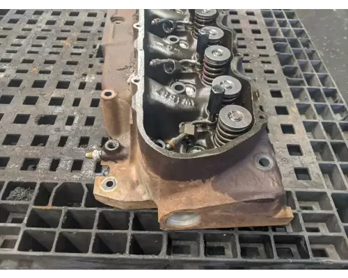 Caterpillar 3208 Cylinder Head