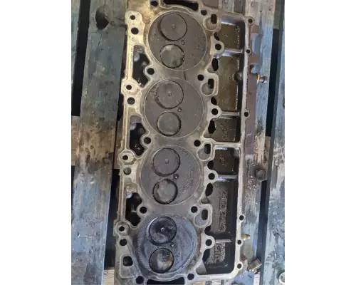 Caterpillar 3208 Cylinder Head