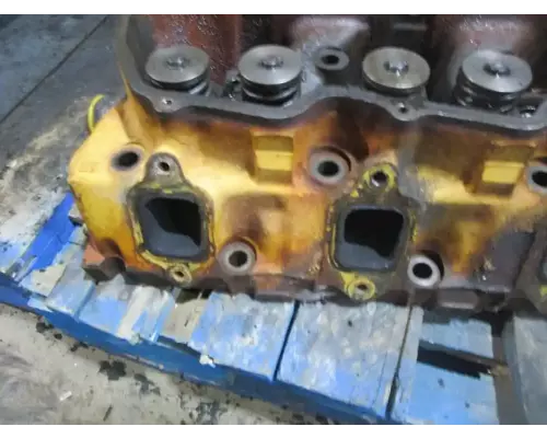 Caterpillar 3208 Cylinder Head