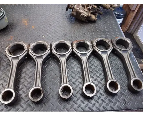 Piston Caterpillar 3306 Caseyâs Truck Salvage World