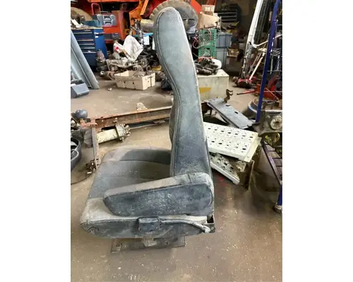 Caterpillar CT660S Seat, Front
