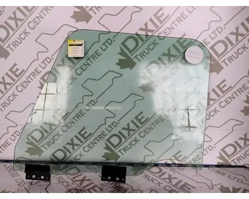 Caterpillar CT660S Windshield Glass