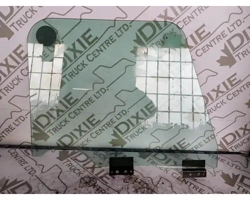 Caterpillar CT660S Windshield Glass