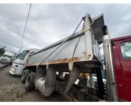 Caterpillar CT660 Box  Bed