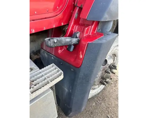 Caterpillar CT660 Fender Extension