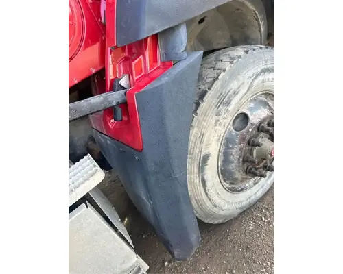 Caterpillar CT660 Fender Extension