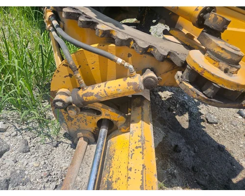 Champion D560HD Equip Hydraulic Cylinder