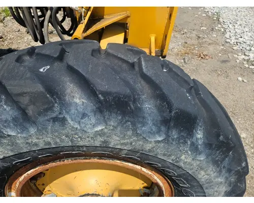 Champion D560HD Equip Tires