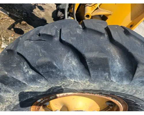 Champion D560HD Equip Tires