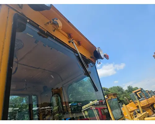 Champion D560HD Equip Windshield Glass