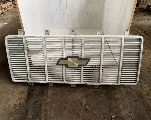 Grille CHEVROLET  Custom Truck One Source