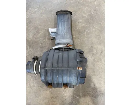 Air Cleaner CHEVROLET 3500 / 4500 Volunteer Truck Parts