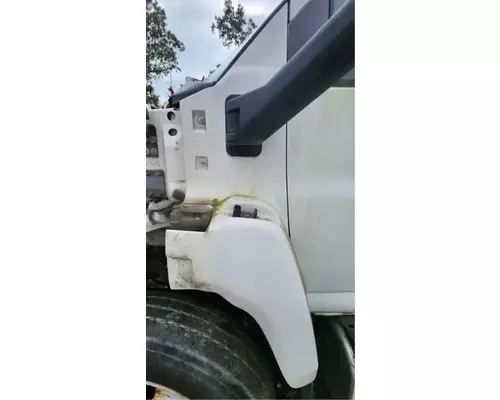 Chevrolet C6500 Fender Extension
