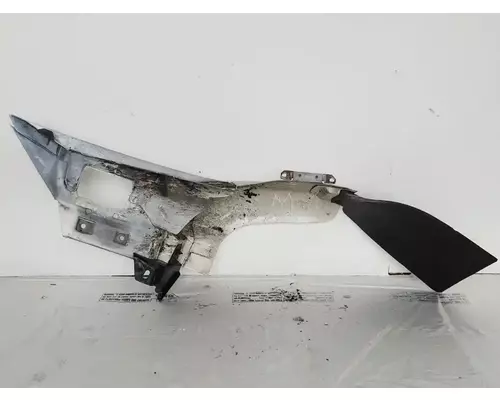 Chevrolet C6500 Fender Extension