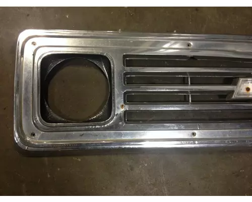 Chevrolet C65 Grille