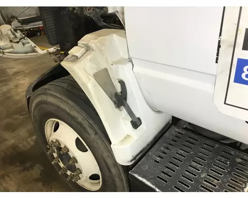 Chevrolet C7500 Fender