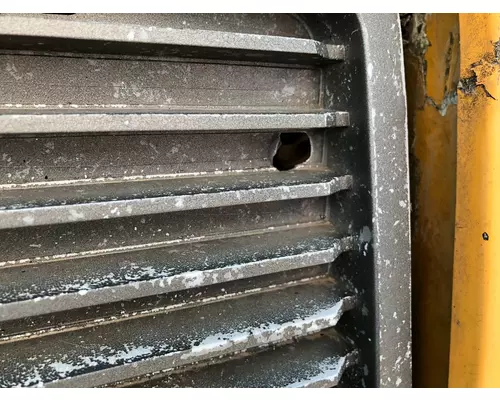 Chevrolet C7500 Grille