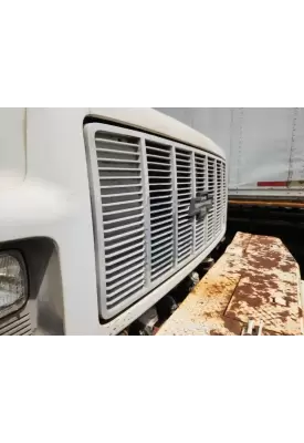 Chevrolet C7500 Grille