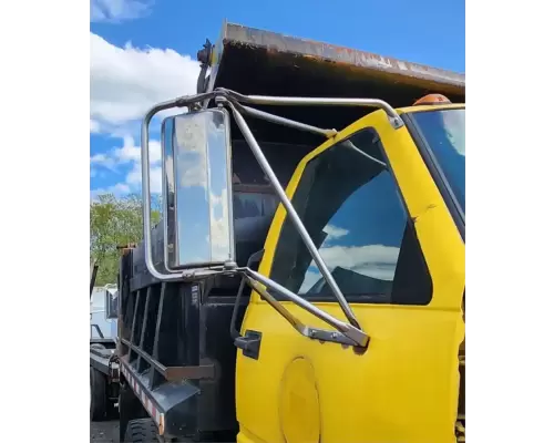 Chevrolet C7500 Mirror (Side View)