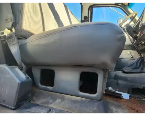 Chevrolet C7500 Seat, Front