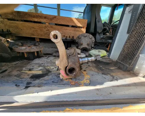 Spindle / Knuckle, Front CHEVROLET C7500 Crest Truck Parts