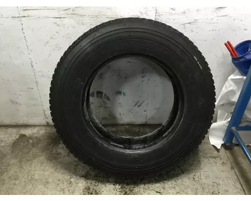 Chevrolet C7500 Tires