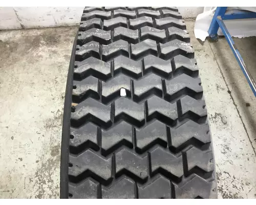 Chevrolet C7500 Tires