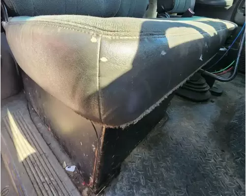 Chevrolet C8500 Seat, Front