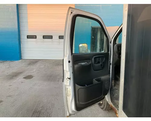 Chevrolet EXPRESS Door Assembly, Front