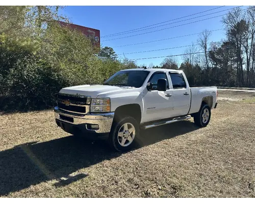 Complete Vehicle CHEVROLET Silverado 2500HD B &amp; W  Truck Center