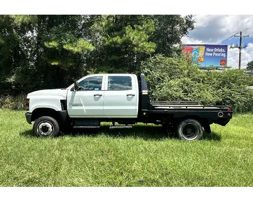 Complete Vehicle CHEVROLET SILVERADO 5500HD B &amp; W  Truck Center