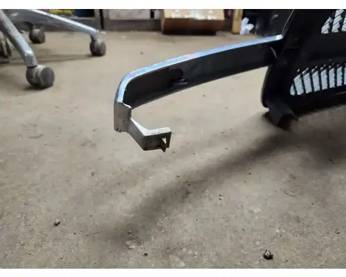 Chevrolet Silverado Grille