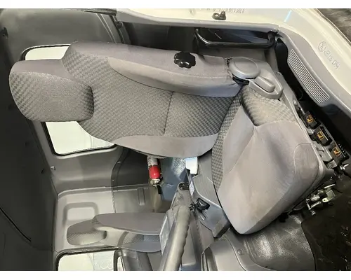 Seat, Front CHEVROLET T6 DTI Trucks