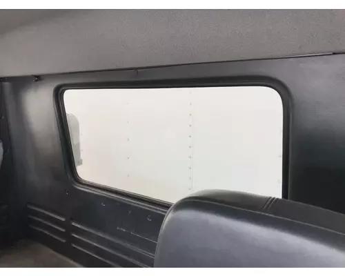 Chevrolet T7500 Back Glass