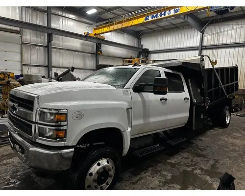 Complete Vehicle CHEVY C5500 Dutchers Inc   Heavy Truck Div  Ny