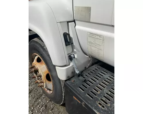 Fender Extension CHEVY C6500 Dutchers Inc   Heavy Truck Div  Ny