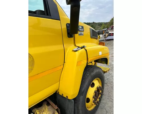 Fender Extension CHEVY C7500 Dutchers Inc   Heavy Truck Div  Ny