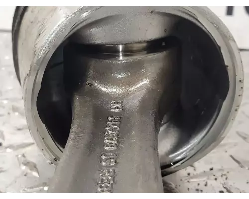 Cummins 6BT 5.9 Piston