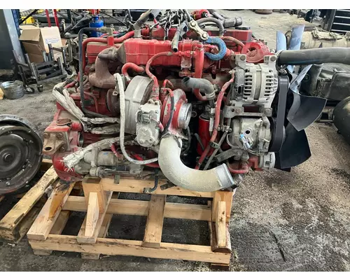 Cummins ISB6.7 Engine Assembly