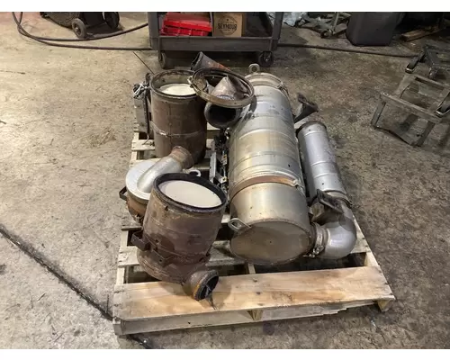 Cummins ISB6.7 Exhaust DPF Assembly