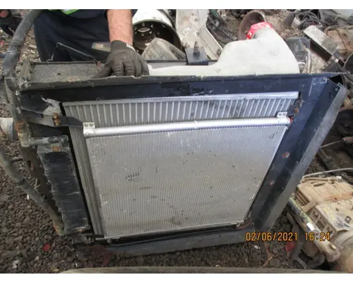 Cummins ISM Radiator