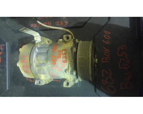 Air Conditioner Compressor CUMMINS ISB6.7 Crest Truck Parts