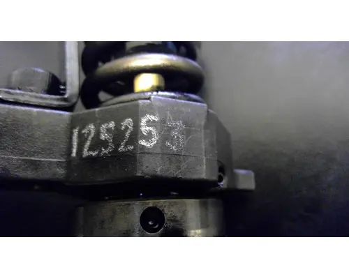 Fuel Injector CUMMINS ISX_4062568 Valley Heavy Equipment
