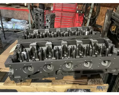 Cylinder Head CUMMINS ISX Hd Truck Repair &amp; Service