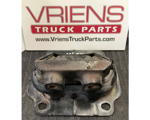 Engine Mounts CUMMINS ISX Vriens Truck Parts