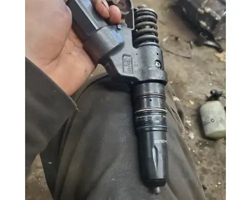 Fuel Injector Cummins M11 Casey's Truck Salvage World