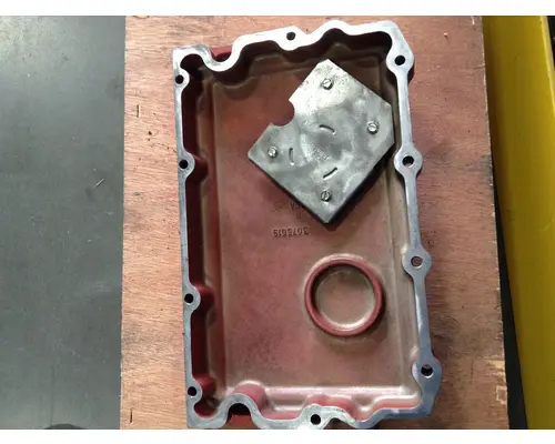 Cummins N14 CELECT+ Engine Valve Cover